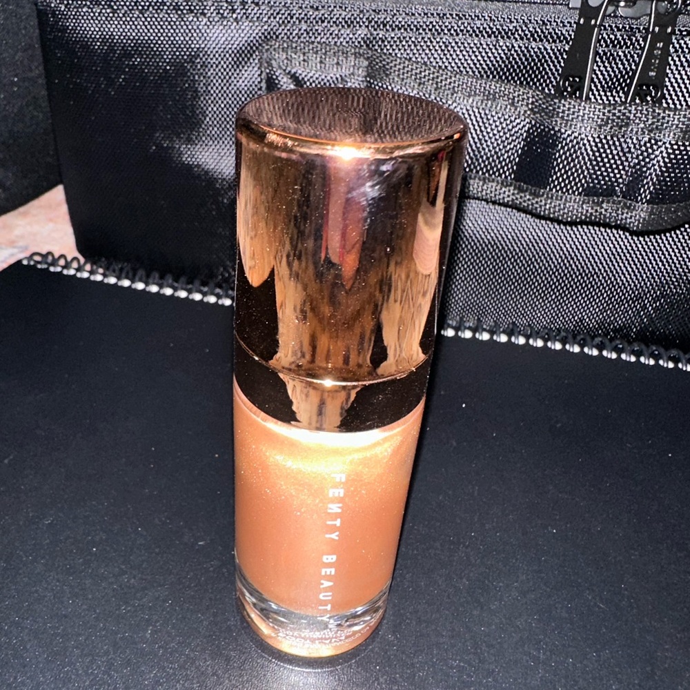 Fenty beauty Body Luminizer Body Lava